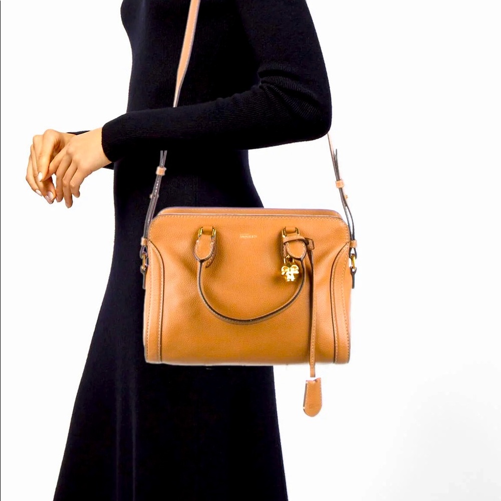 Alexander McQueen Shoulder Bag
Brown Leather
Gold-Tone Hardware